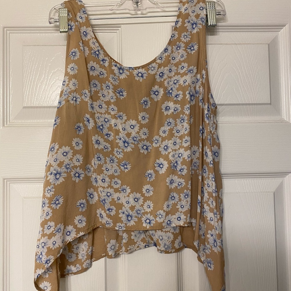 Crop top with flowers